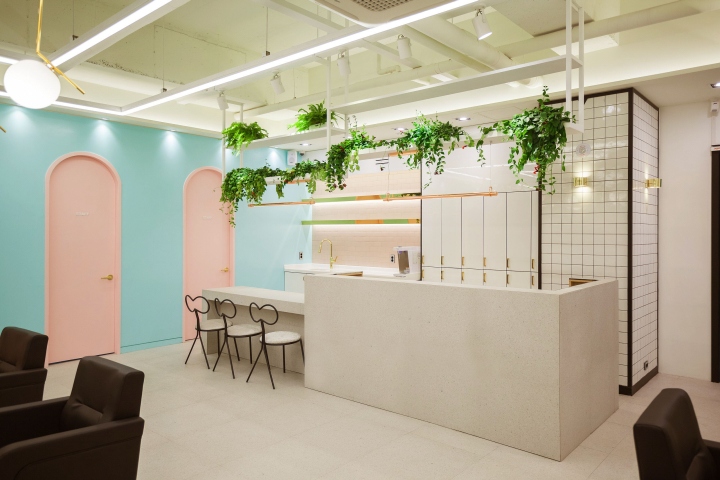 高端美容美發(fā)店前臺裝修效果